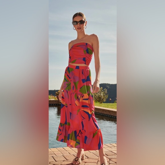 Vibrant 2 piece Sugarlips Soleil Abstract Strapless Maxi Dress set - Picture 2 of 6